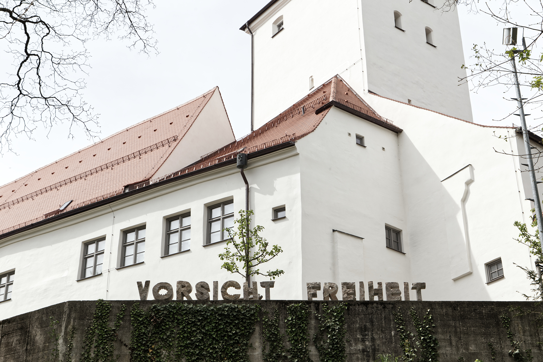 VORSICHT-FREIHEIT-Standort-Schlossmauer-86316-Friedberg
